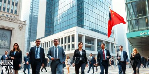 Wall Street Rallies Toward New Records as Gold Slumps Again