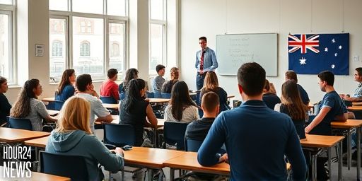 Brisbane State High School apologises for wrong exam topic in Year 12 Ancient History