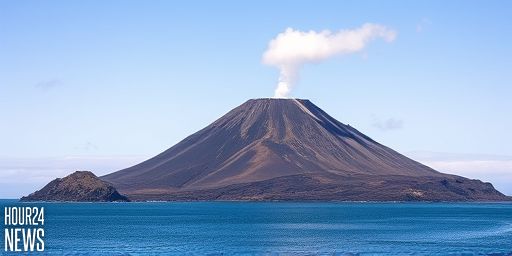 Two Eruptions Shadow White Island as Alert Level 3 Remains Clinched