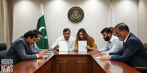 Pakistan Government Signs Deal with Protesters to End Violent Demonstrations in PoK