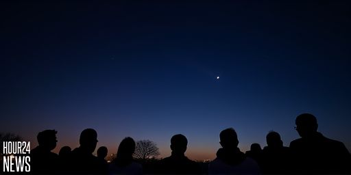Comet Lemmon Lights Up the Sky Over Spain: Photo of the Day (Nov 11, 2025)
