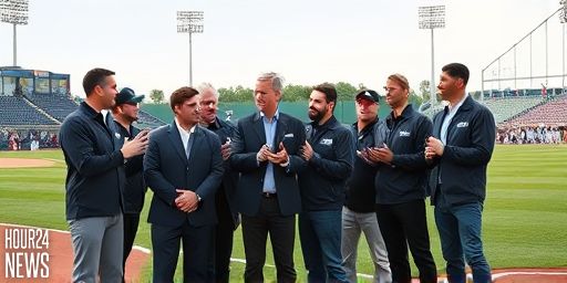 Vogt, Murphy win MLB Manager of the Year Awards