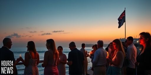 Australia pauses in silence to honor Bondi Beach shooting victims