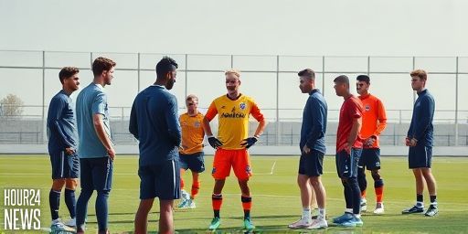 Micky van de Ven: Truth behind Man United transfer plans and contract talks