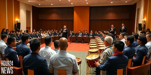 Khairy’s Comeback? Ex-Youth Chief Khairy Jamaluddin Welcomed at Umno Assembly with Silat and Drums