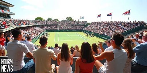 Alcaraz and Sabalenka Ride Early Australian Open Momentum as Fans Weather Heat and Hurdles