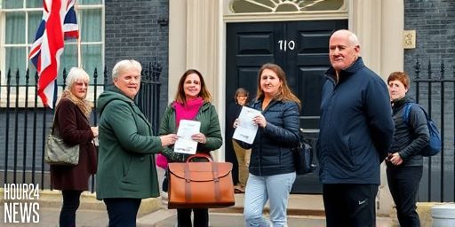 Foreman Family Delivers 70,000-Name Petition to Downing Street Demanding Action on Iranian Detentions