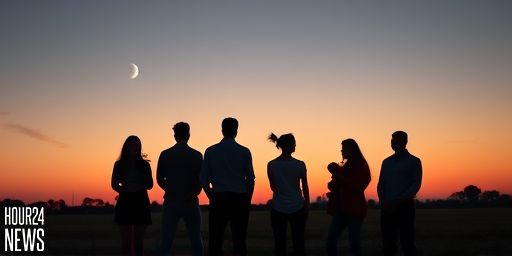 Starwatch: Crescent Moon Passes Saturn This Week at Dusk