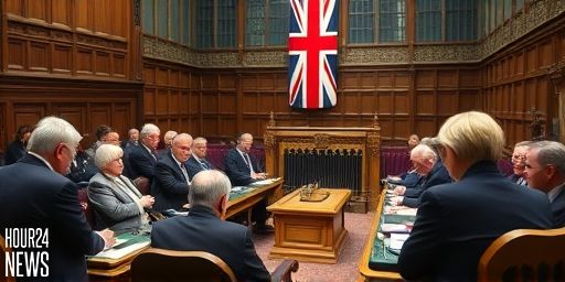 UK Leader Ed Davey Criticizes Trump Over Greenland Bullying