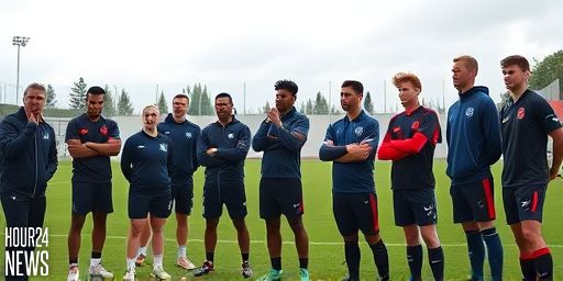 Manchester United must stop experiments and get manager who fits their way, says Gary Neville